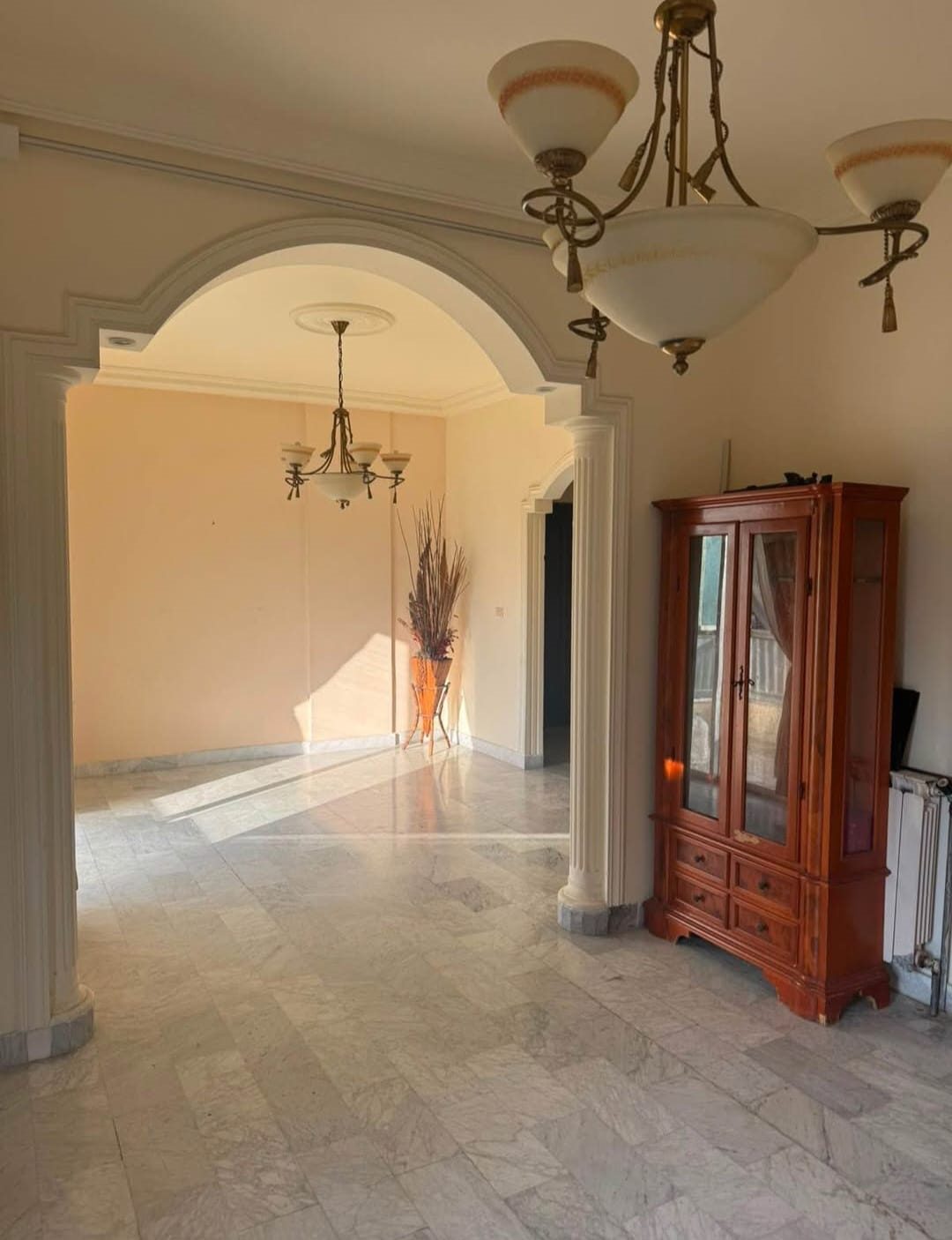 Ref (PE1.A.1445)Zouk mikael near saydet ma3ounet 
135,000 SQM 3l sanad 
127,000$ 

Level: 4
2 bedrooms
2 bathrooms
1 parking spot

Brokerage fees: 2.5 % in case of selling / 1 month rental value in case of rent. 

For more info, kindly contact us on 71 66 55 71 / 71 788 178 or message us on WhatsApp with your full name and the reference number of the property and we will contact you the soonest.

I SOLD is a member of the Real Estate Syndicate of Lebanon (REAL)

I SOLD (Lebanon), Zalka Highway, Zalka 690 Bld. 6th Floor

ذوق مكايل، بالقرب من كنيسة سيدة المعونات
المساحة: 135 متراً مربعاً (حسب سند الملكية)
السعر: 127,000 دولار أمريكي

الطابق: الرابع
غرفتا نوم
حمامان
موقف سيارة واحد

رسوم الوساطه في حاله البيع ٢٫٥ ٪ وقيمة شهر في حالة الإيجار 

للمزيد من المعلومات، يرجى الاتصال بنا على  (71788178)(96171665571+) أو مراسلتنا على الواتساب مع الإسم الكامل والرقم المرجعي للعقار وسنتواصل معك في أقرب وقت

شركة  ( أي سولد )  عضو في نقابه الوسطاء والاستشاريين العقاريين في لبنان	 
